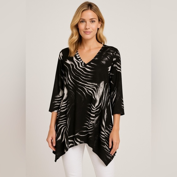 Lior Paris Allison tunic black white animal print 3/4 sleeve handkerchief S - Picture 9 of 9